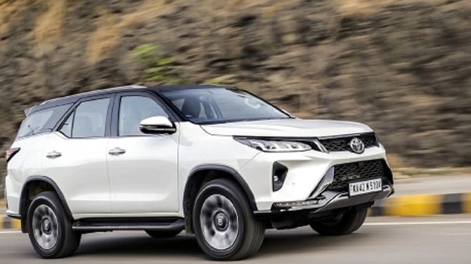 Toyota Fortuner Legender